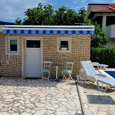 Ara-Zarok Villa Baska  Exterior photo