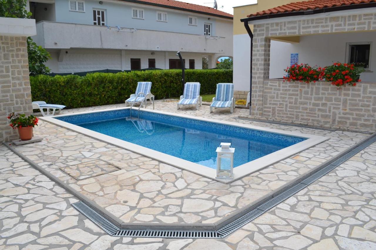 Ara-Zarok Villa Baska  Exterior photo