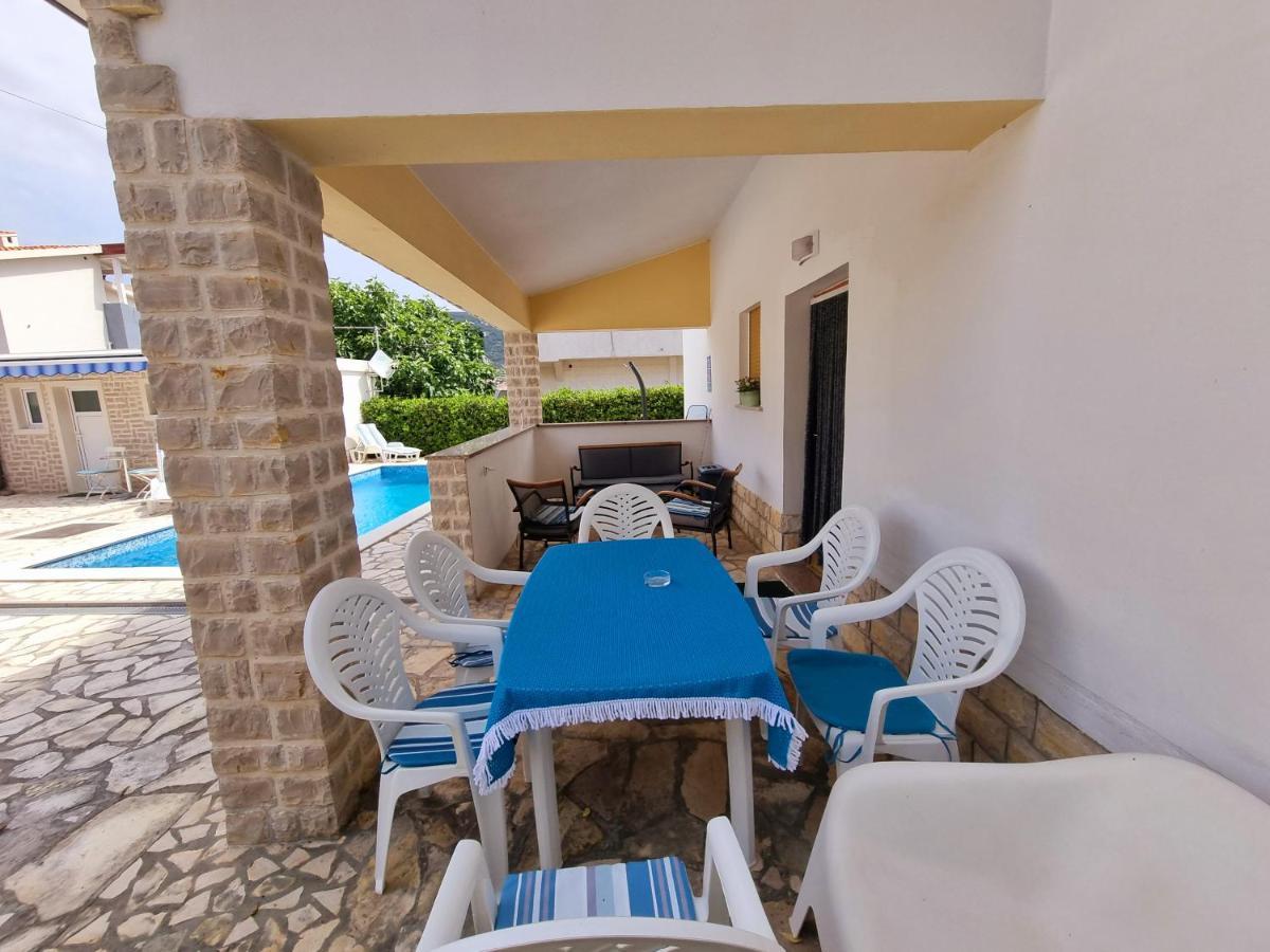 Ara-Zarok Villa Baska  Exterior photo