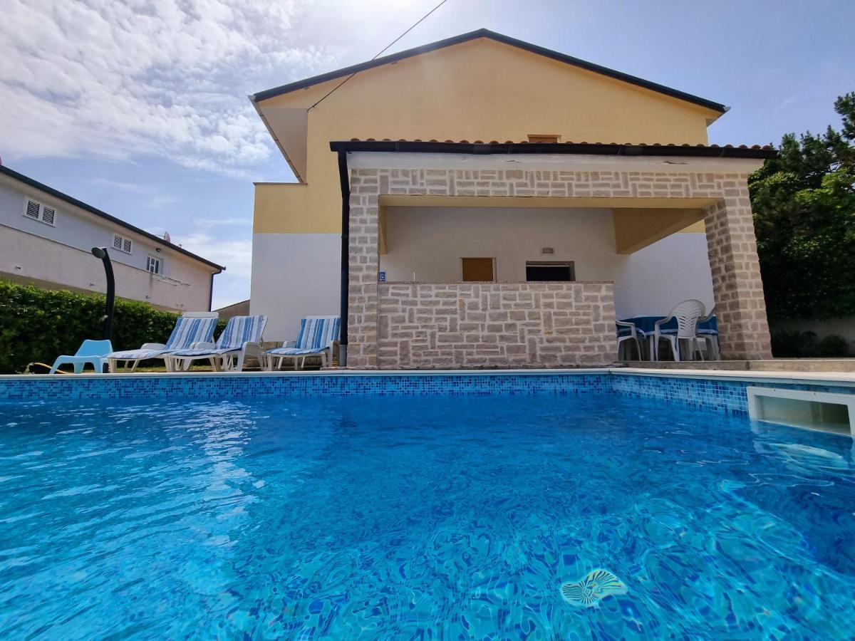 Ara-Zarok Villa Baska  Exterior photo