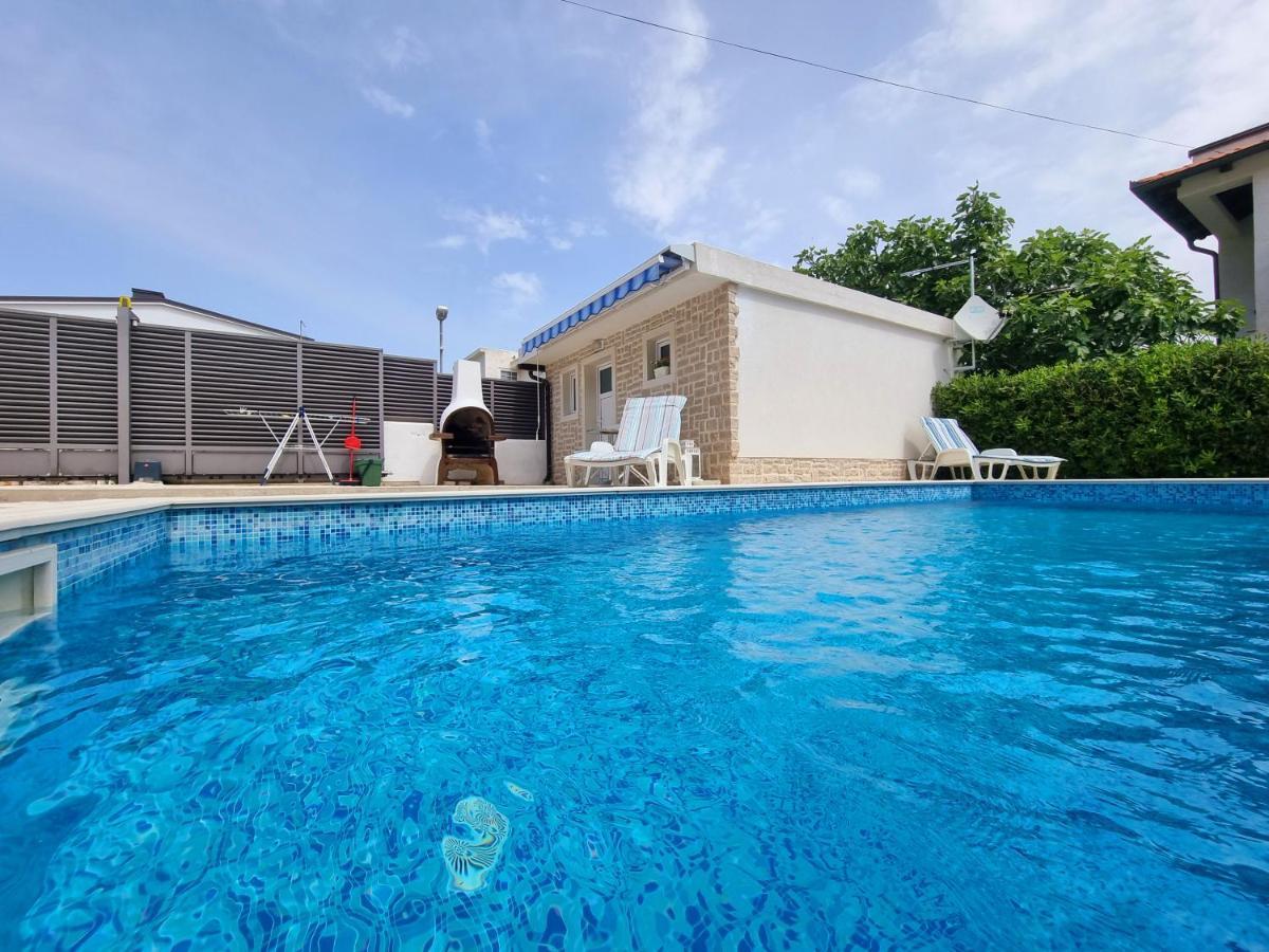 Ara-Zarok Villa Baska  Exterior photo